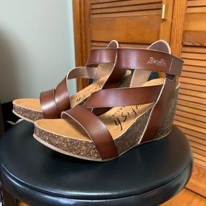 Wedge sandals